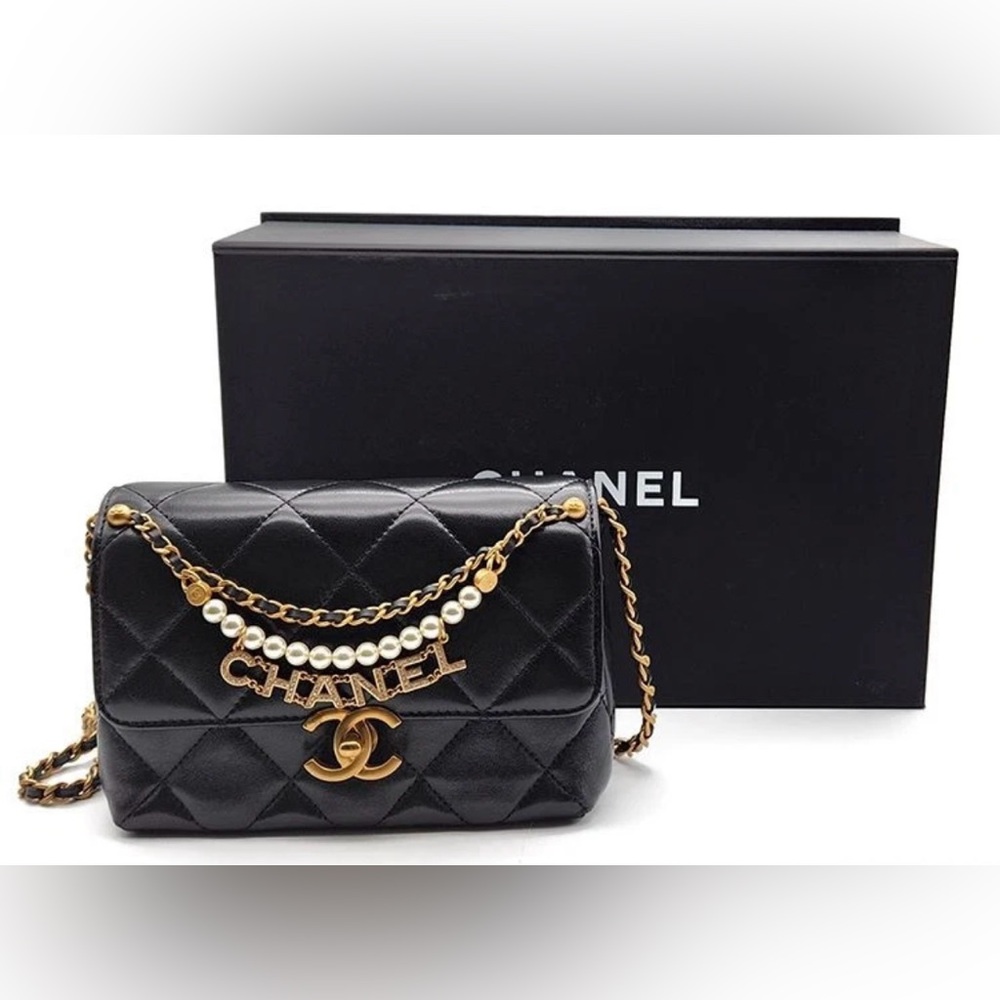 Beaute VIP Gift Black CC Crossbody Bag
